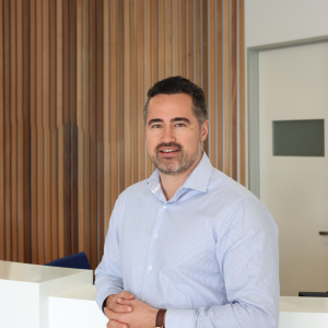 Dr Matua Jansen